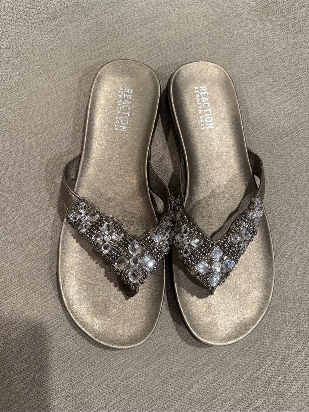 Reaction Kenneth Cole Metallic Silver Jeweled Women's Sandal Flip Flops